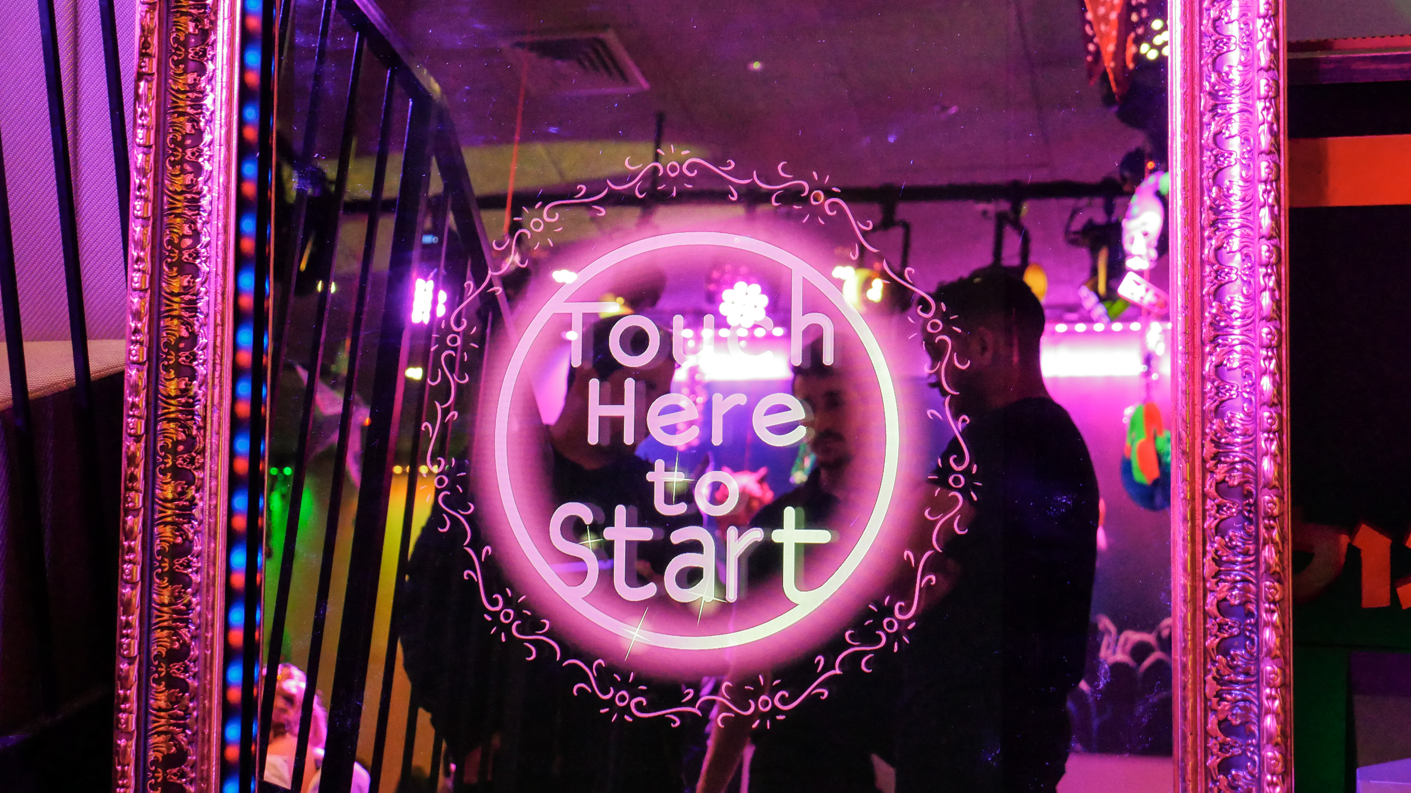 Mirror booth event impression 2